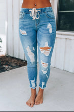 Load image into Gallery viewer, Leslie Jogger Distressed Jeans
